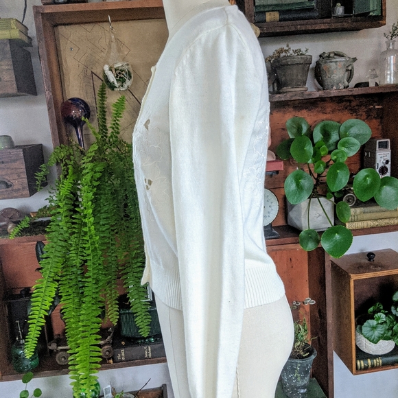 UO embroidered cut out sweater - Picture 3 of 8